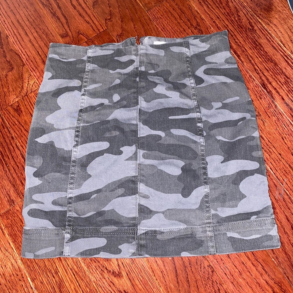 Jolt Grey Camo Skirt